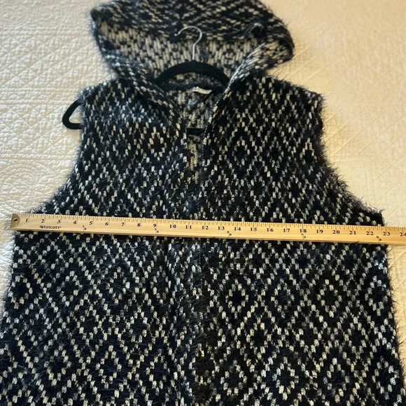 Cato Black/Beige Sleeveless Cardigan - Picture 6 of 7